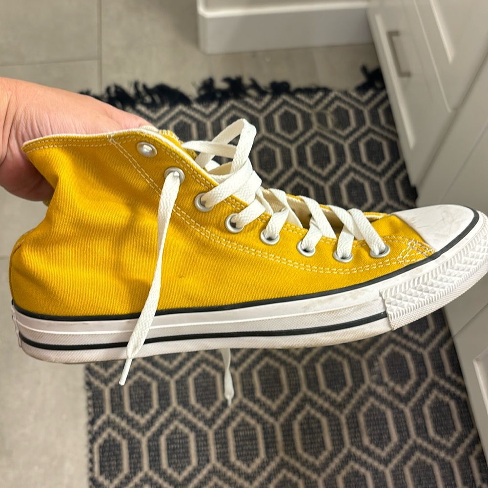 Yellow converse